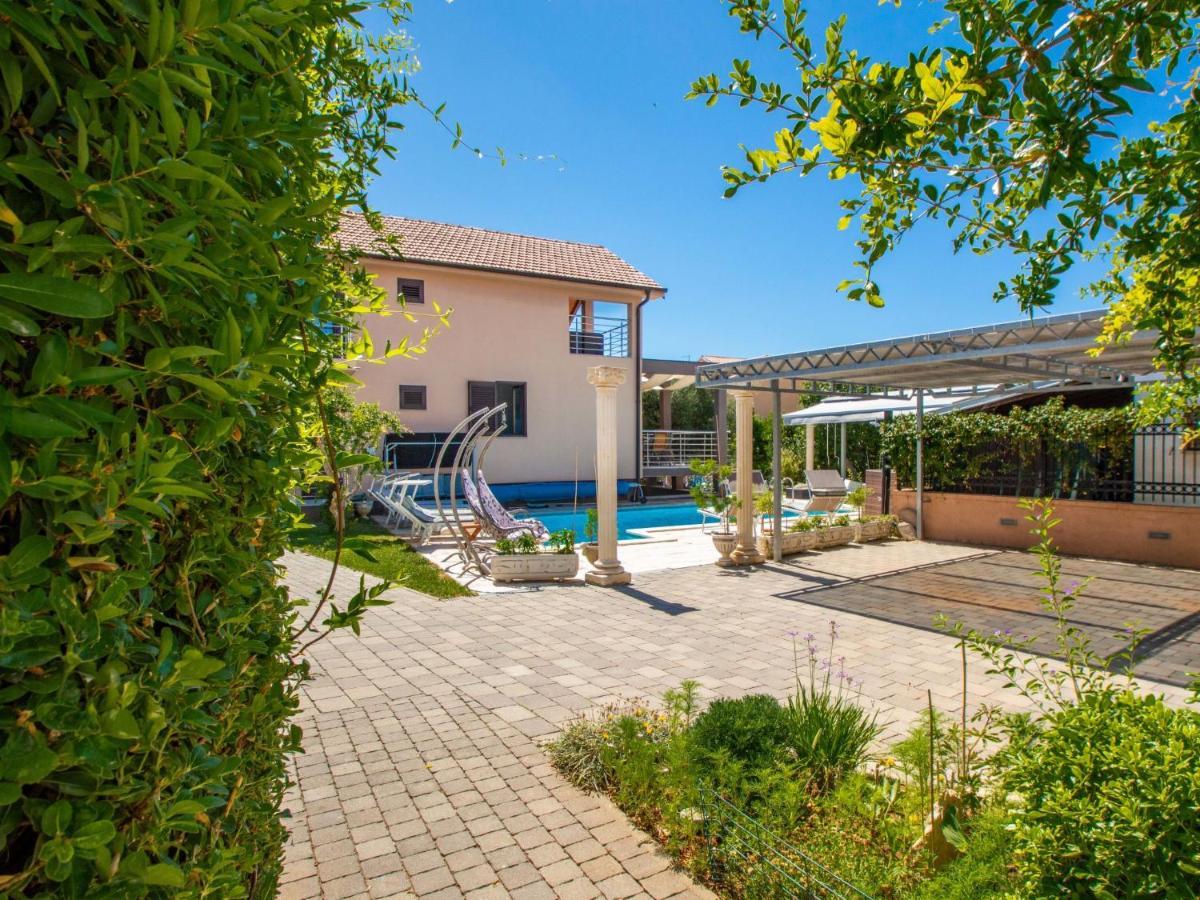 Holiday Home Slava I Oksana By Interhome Трибунь Экстерьер фото